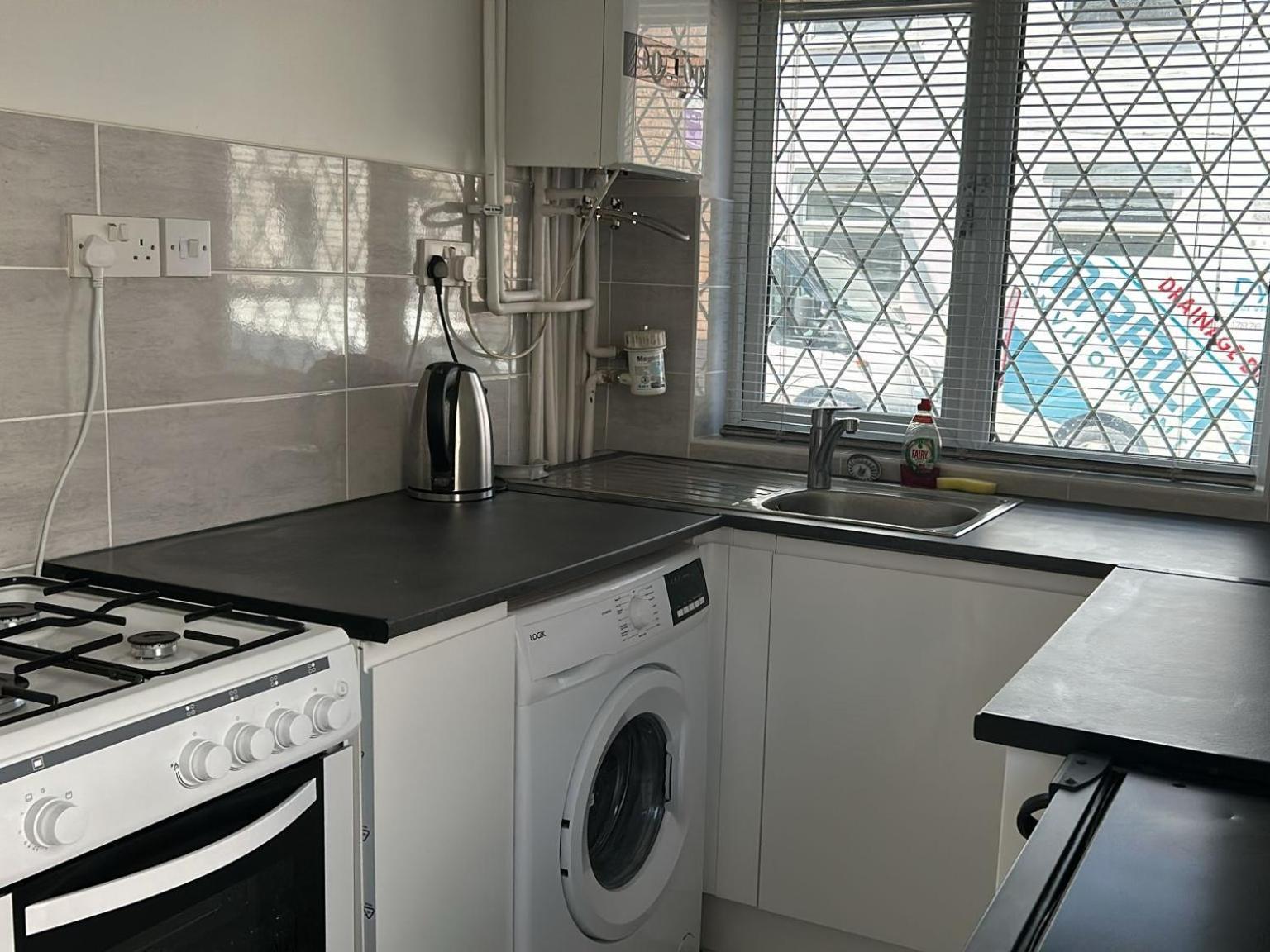 Improved Private House In Central Location ポーツマス エクステリア 写真